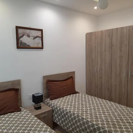 Nicely Furnished 2 Bedroom Apt In Bugibba St. Paul's Bay Exterior photo